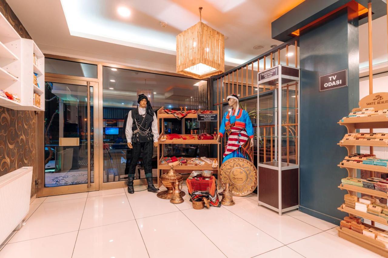 ［トラブゾン市内中心部］（1300m²）｜ 4ベッドルーム／1バスルーム エクステリア 写真